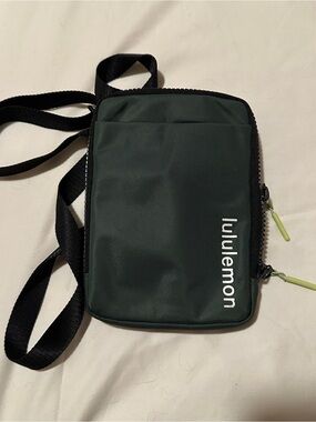 britax travel system Willow Brook WaveOMS resistant UPF 50+ canopy size:110mm/44